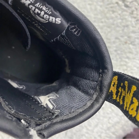 DR MARTENS X KEITH HARING 1460Y BOOTS TODDLER SIZE 2 KIDS LEATHER LACE UP PRINT - Picture 14 of 16